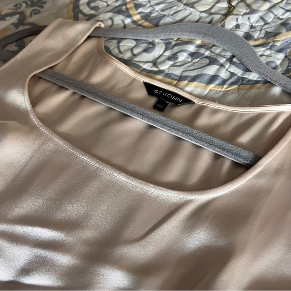 ST. JOHN Liquid Satin Shell, Champagne, The Foundation Collection, Large - Picture 11 of 14